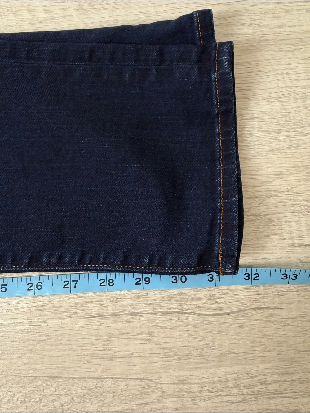 J Brand Mid-Rise Stove Pipe Skinny Jeans in Ignite, Size 29 - Picture 13 of 14